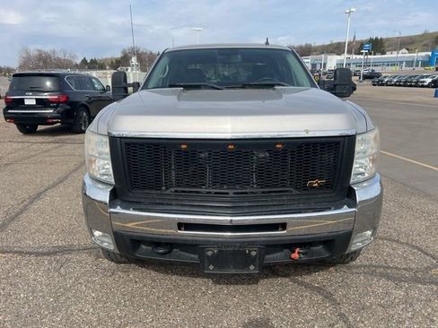 Used 2009 Chevrolet Silverado 2500 LTZ w/ Safety Package AWD/4WD image 2
