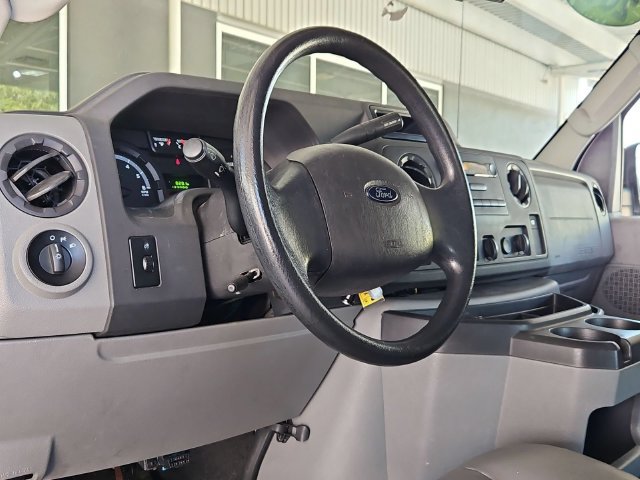 Used 2014 Ford E-250 and Econoline 250 w/ Power Group RWD image 10