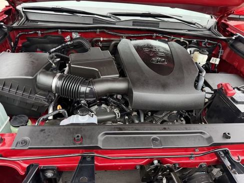 Used 2022 Toyota Tacoma SR5 RWD image 26