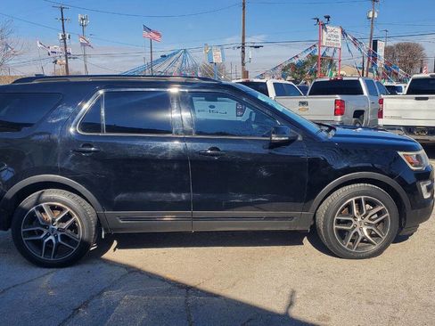 Used 2017 Ford Explorer Sport image 2