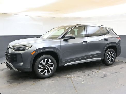 New 2026 Volkswagen Tiguan S image 2