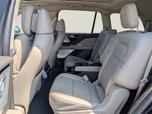 Used 2023 Lincoln Aviator Reserve w/ Equipment Group 201A image 12