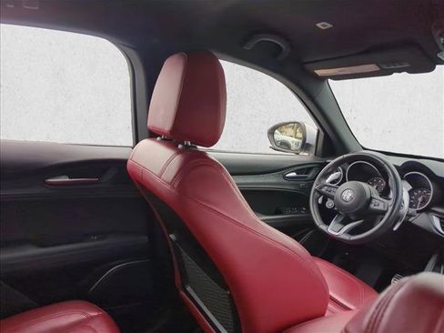 Used 2022 Alfa Romeo Stelvio Sprint image 19