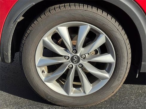 Used 2020 INFINITI QX50 Essential image 12