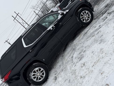Used 2020 Chevrolet Traverse LT image 7