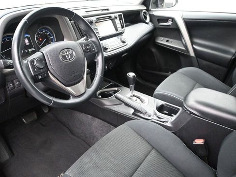 Used 2016 Toyota RAV4 XLE AWD/4WD image 2
