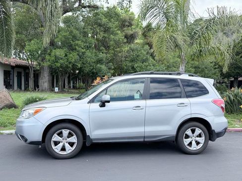 Used 2016 Subaru Forester 2.5i Limited AWD/4WD image 2