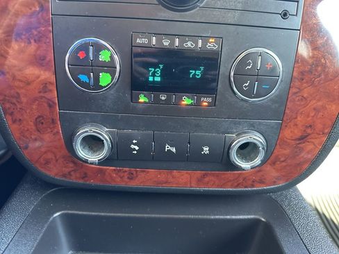 Certified 2011 Chevrolet Avalanche LT w/ Texas Edition RWD image 4