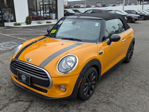 Used 2018 MINI Cooper Convertible image 2