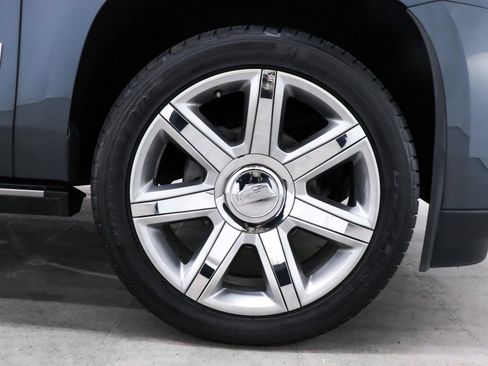 Used 2019 Cadillac Escalade ESV Premium Luxury image 11