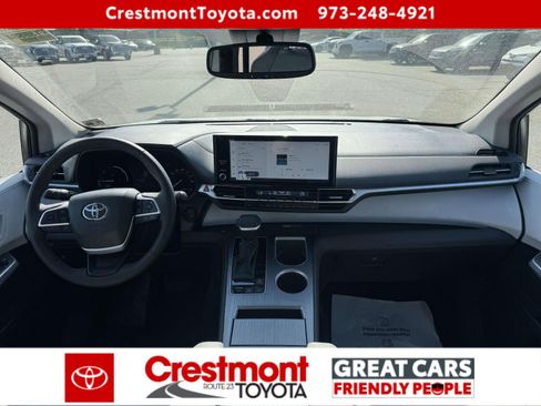 Certified 2025 Toyota Sienna XLE AWD/4WD image 11