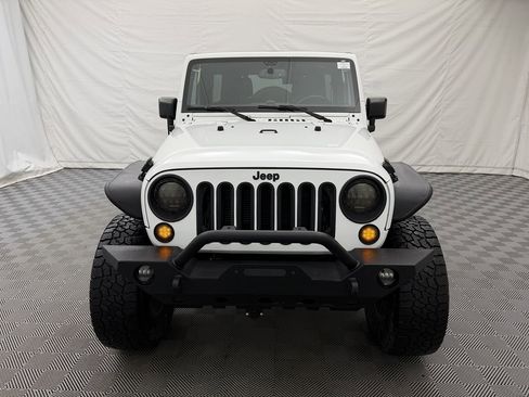 Used 2015 Jeep Wrangler Unlimited Rubicon w/ Connectivity Group AWD/4WD image 3