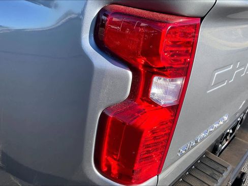 Used 2024 Chevrolet Silverado 2500 Custom w/ Custom Value Package image 27