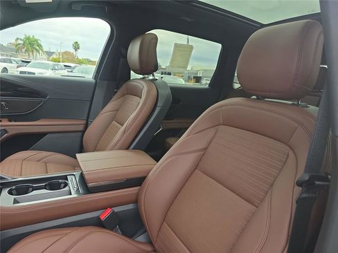 New 2026 Lincoln Nautilus Reserve image 16