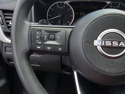 Used 2023 Nissan Rogue S FWD image 12