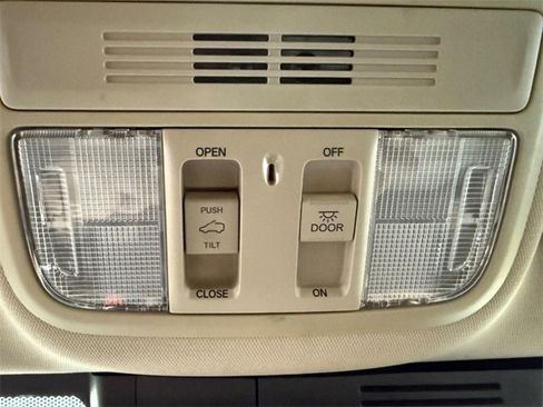 Used 2017 Honda CR-V EX image 29