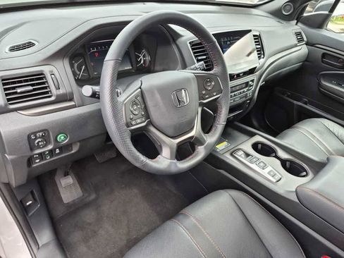Used 2024 Honda Passport TrailSport image 4