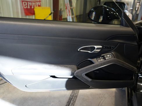 Used 2014 Porsche 911 Carrera 4S image 16