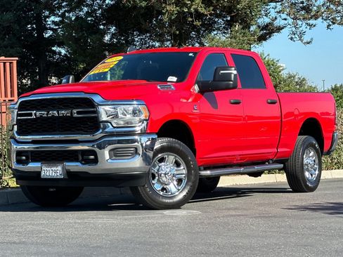 Used 2024 RAM 2500 Tradesman w/ Chrome Appearance Group image 9