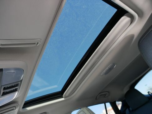 Used 2024 Subaru Crosstrek 2.0i Premium image 32