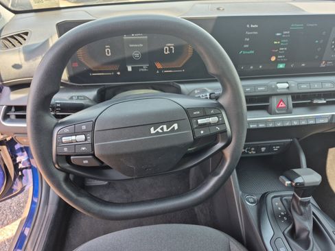 Used 2025 Kia K4 FWD image 9