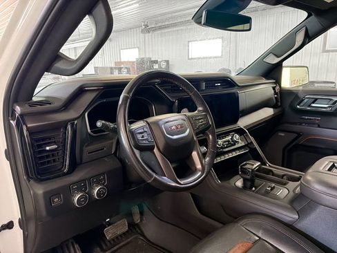 Used 2022 GMC Sierra 1500 AT4 w/ Sierra Safety Plus Package AWD/4WD image 8
