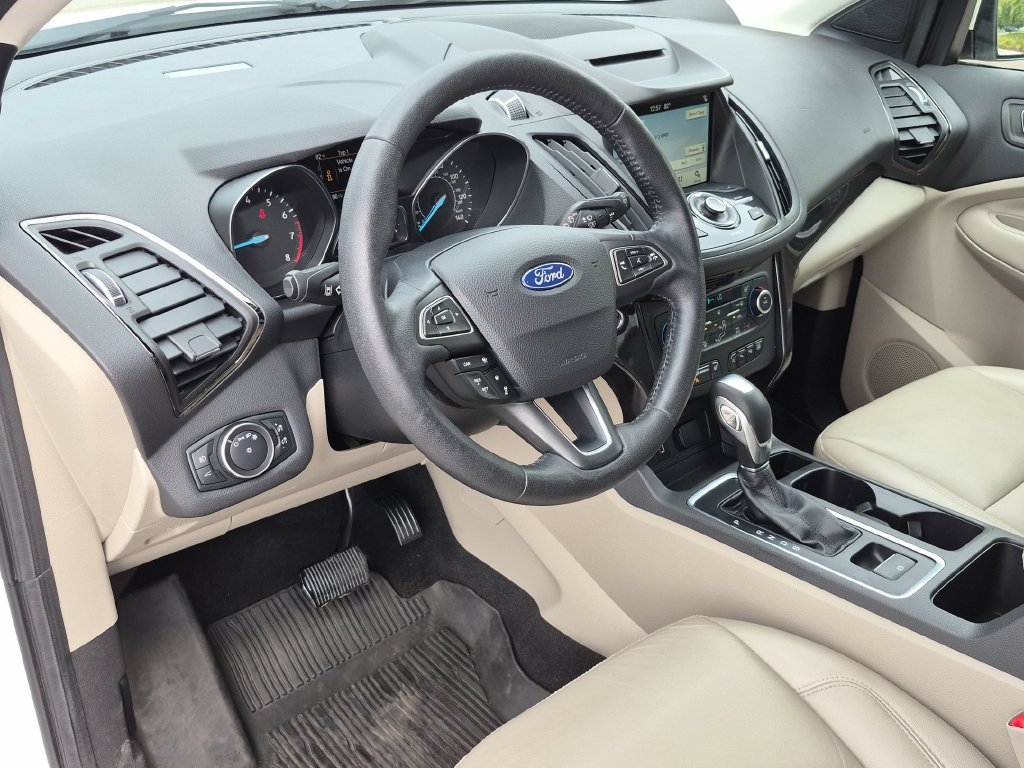 Used 2018 Ford Escape Titanium w/ Ford Safe & Smart Package FWD image 11