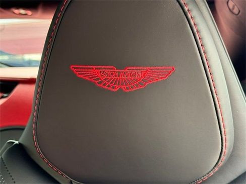 Used 2022 Aston Martin DB11 Coupe image 5