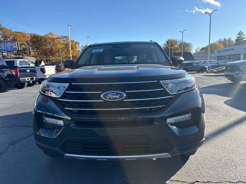 Used 2023 Ford Explorer XLT w/ Equipment Group 202A image 3