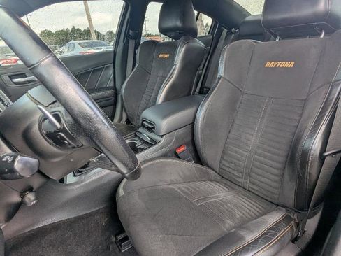 Used 2018 Dodge Charger R/T image 6