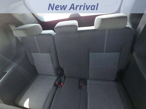 Used 2025 GMC Acadia Elevation FWD image 8