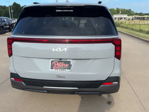 Used 2025 Kia Carnival SX FWD image 8