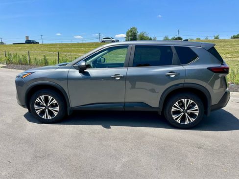 Used 2023 Nissan Rogue SV FWD image 8
