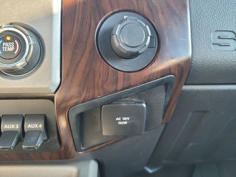 Used 2014 Ford F250 Lariat w/ Lariat Ultimate Package image 25