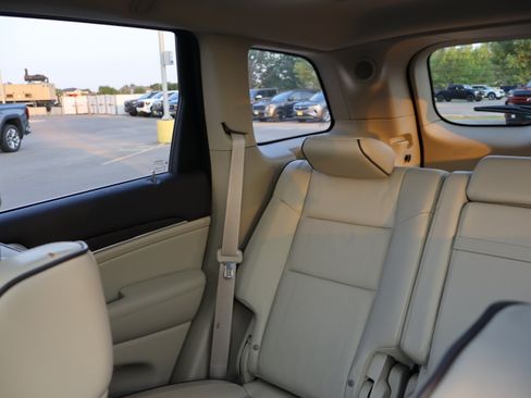 Used 2018 Jeep Grand Cherokee Overland AWD/4WD image 11
