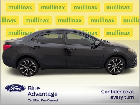 Used 2019 Toyota Corolla SE FWD image 2