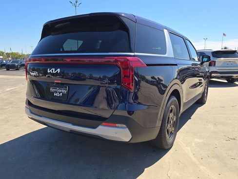 New 2026 Kia Carnival FWD image 8