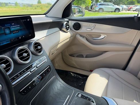 Used 2021 Mercedes-Benz GLC 300 image 12