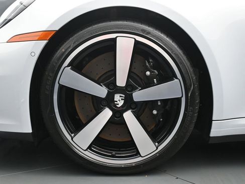 Certified 2026 Porsche 911 Targa 4S AWD/4WD image 5