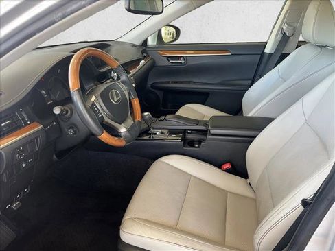 Used 2014 Lexus ES 300h w/ Luxury Package w/Bamboo Trim FWD image 12