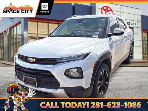 Used 2022 Chevrolet TrailBlazer LT image 1