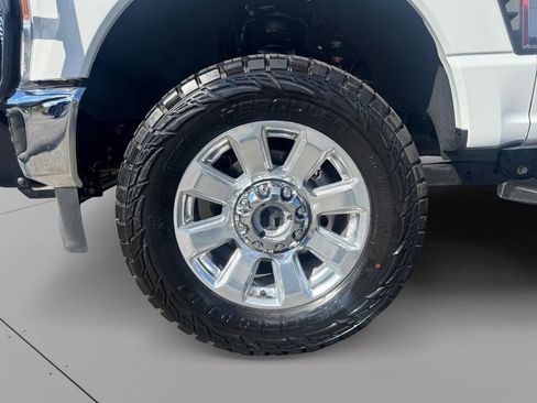 Used 2025 Ford F250 XLT w/ FX4 Off-Road Package AWD/4WD image 9