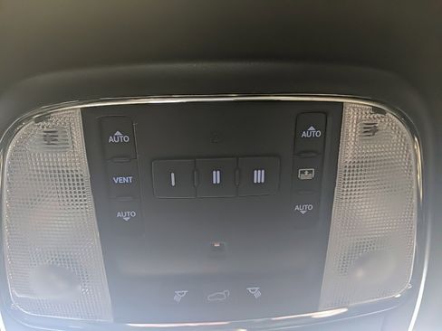 Used 2018 Jeep Grand Cherokee High Altitude image 30