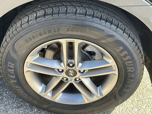 Used 2018 Hyundai Santa Fe Sport FWD image 11