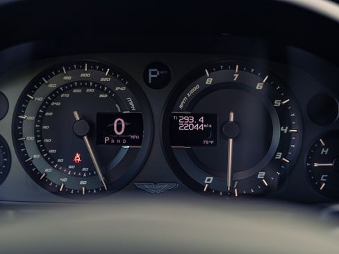 Used 2014 Aston Martin Vanquish Coupe RWD image 45
