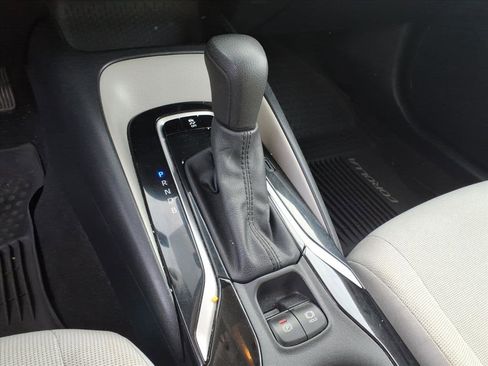 Used 2022 Toyota Corolla LE image 9