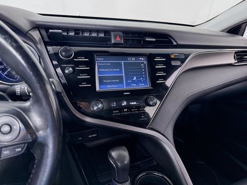 Used 2020 Toyota Camry SE FWD image 15
