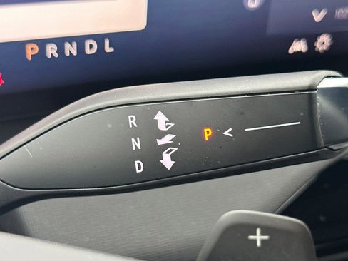 Used 2025 Buick Enclave Preferred image 26