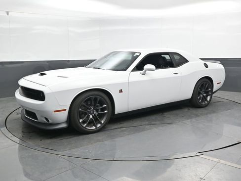 Used 2021 Dodge Challenger R/T Scat Pack RWD image 7