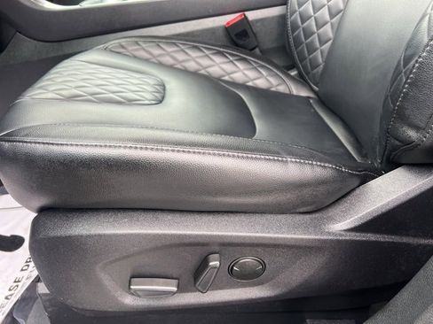 Used 2024 Ford Edge Titanium image 24